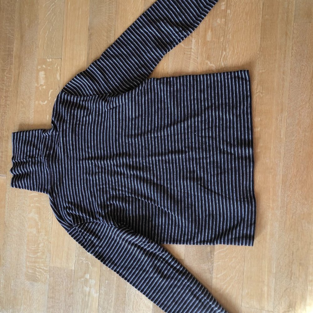 Women's Size M Cotton Turtleneck, Made in Peru